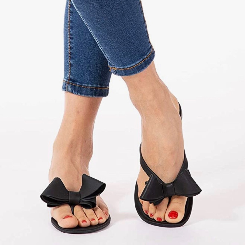 Super cute Bow Flip Flops